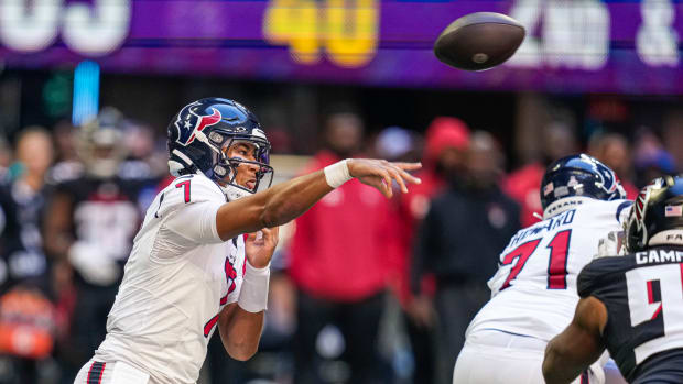 Stroud attempts a pass against the Atlanta Falcons.